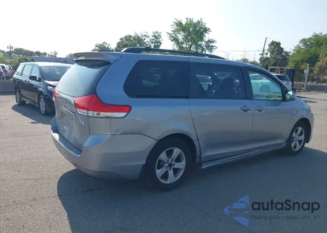 2012 Toyota Sienna Le V6 8 Passenger из США, поврежденный, VIN 5TDKK3DC3CS228293